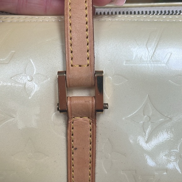 Louis Vuitton Perle (crème ) monogram vernis handbag - Picture 13 of 17